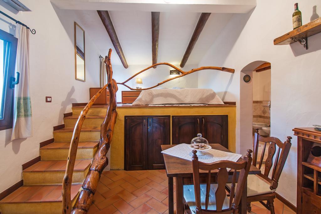 Casa Vacanze San Pantaleo Exterior foto