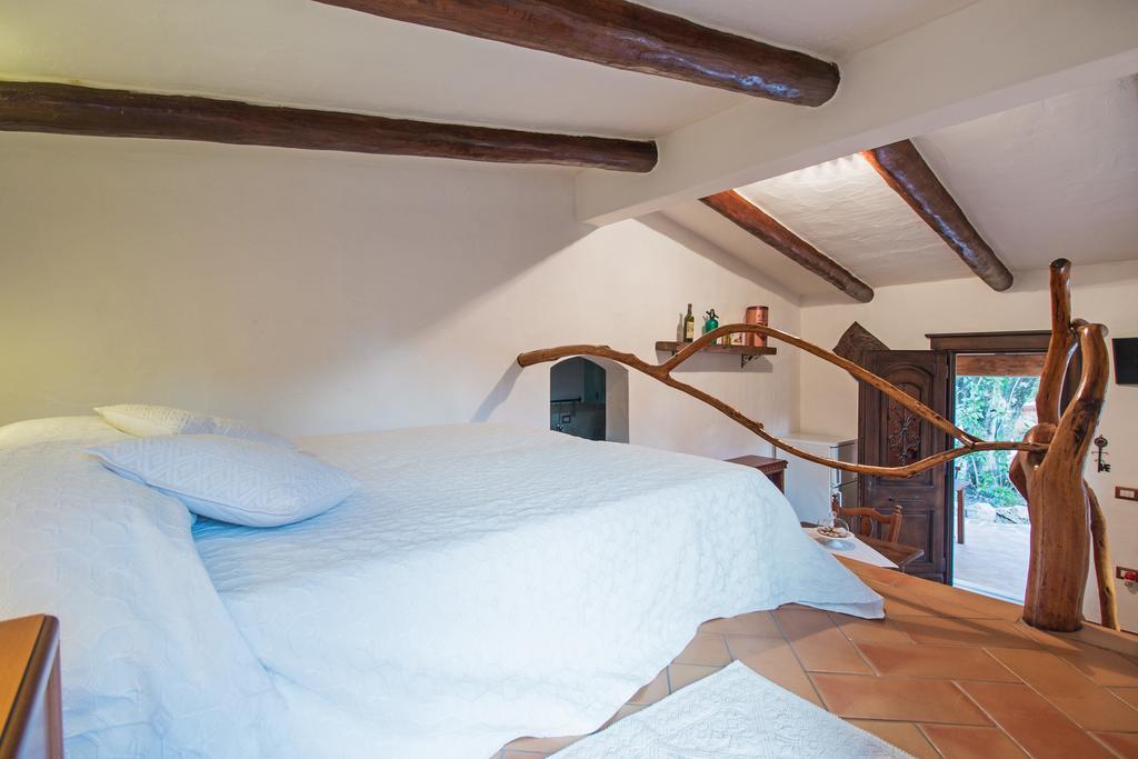 Casa Vacanze San Pantaleo Exterior foto