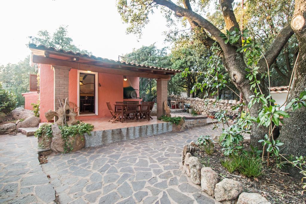 Casa Vacanze San Pantaleo Exterior foto