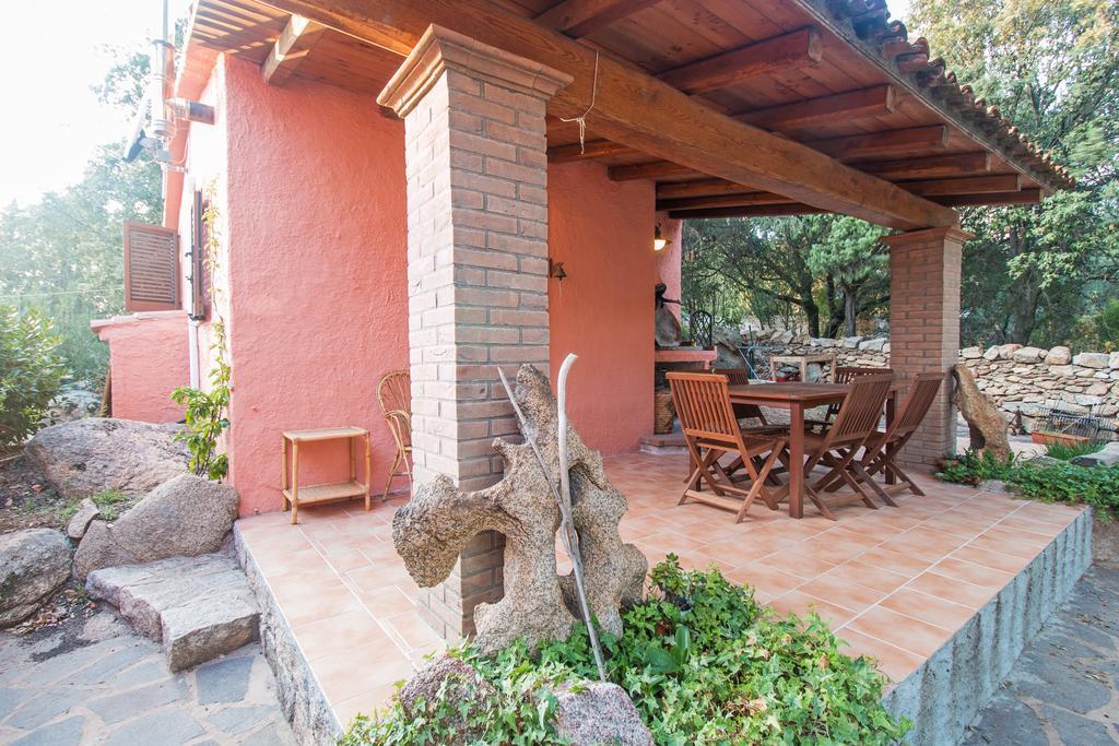 Casa Vacanze San Pantaleo Exterior foto