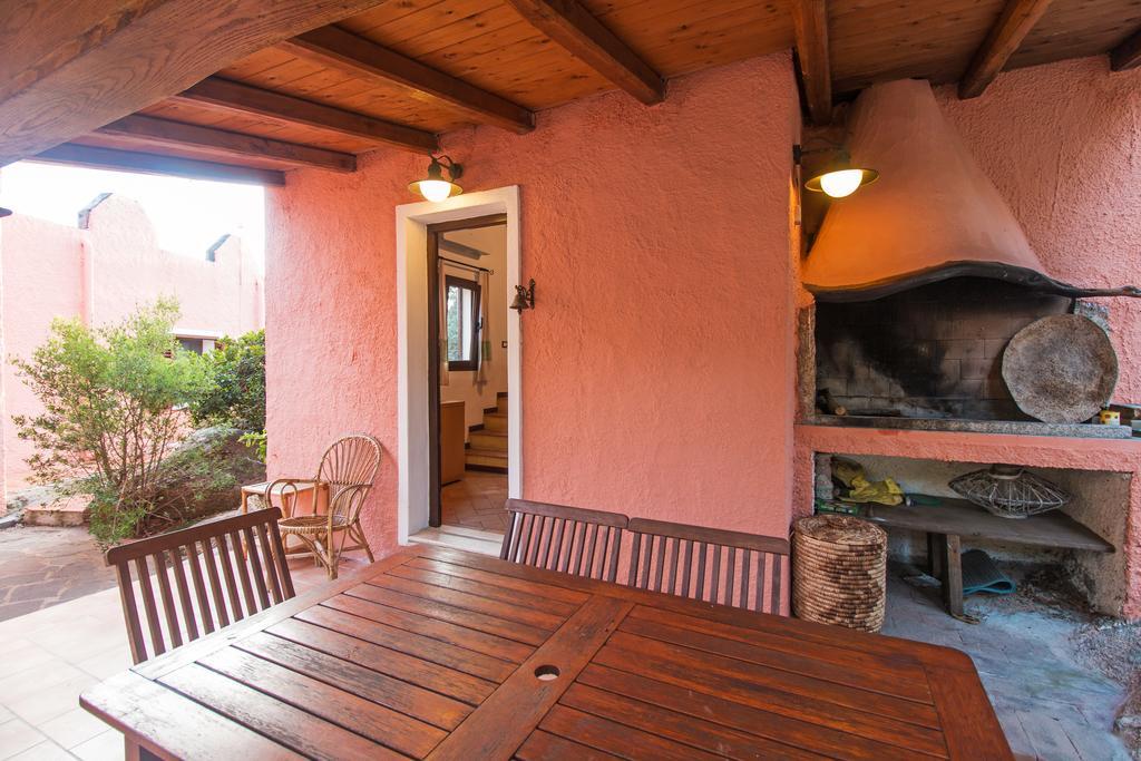 Casa Vacanze San Pantaleo Exterior foto