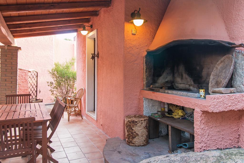 Casa Vacanze San Pantaleo Exterior foto